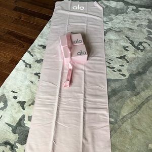 ALO yoga block, non- slip towel and straps- Never used